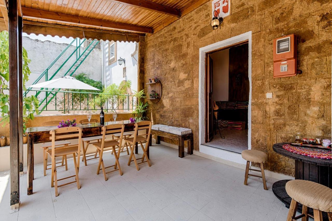 Hara'S Traditional Detached House In Malona Malona Village Exterior photo